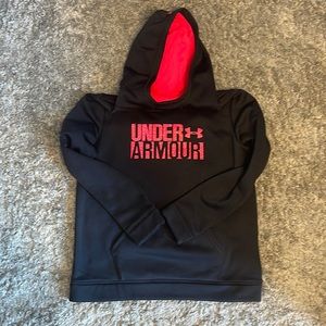 Under armour hoodie. Barely worn. Great condition.
